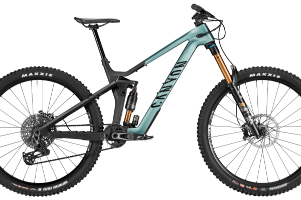 Sepeda Canyon Strive CFR LTD, Kendaraan Premium Berharga Tinggi
